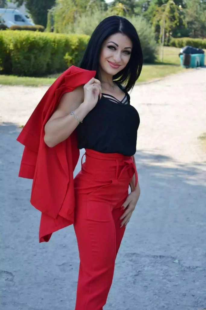 Karina Profile image 4