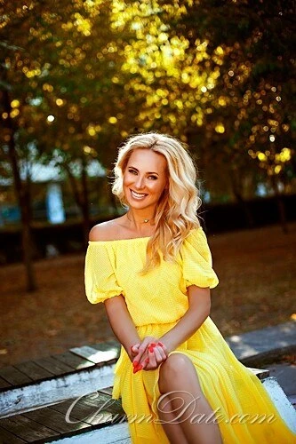 Julia Profile image 2