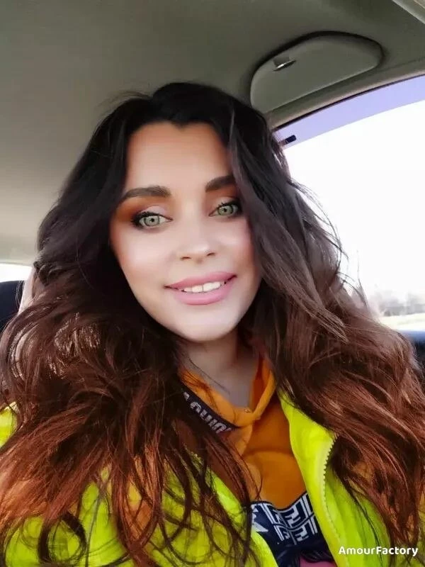 Vlada Profile image 2