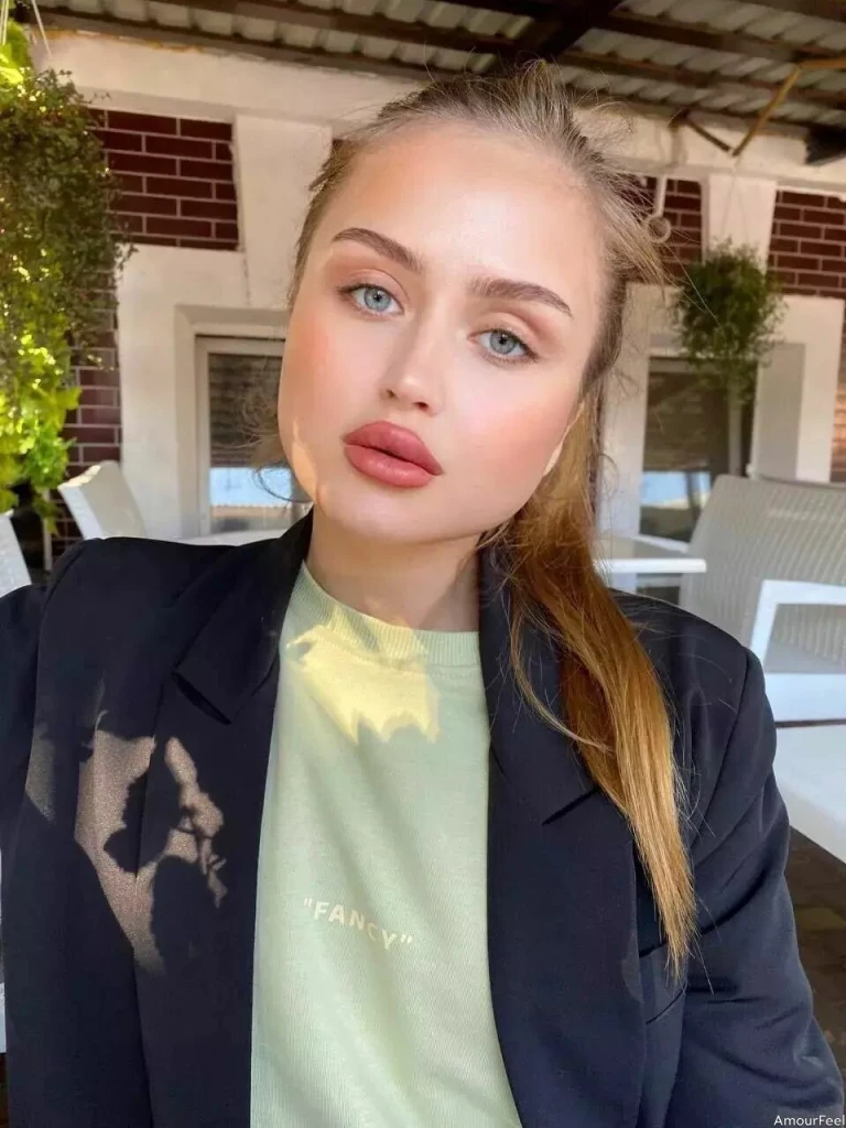 Liora Profile image 1