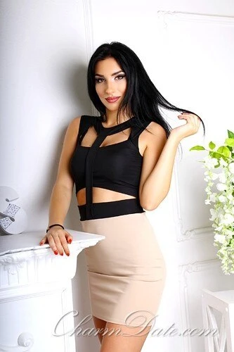 Juli Profile image 4