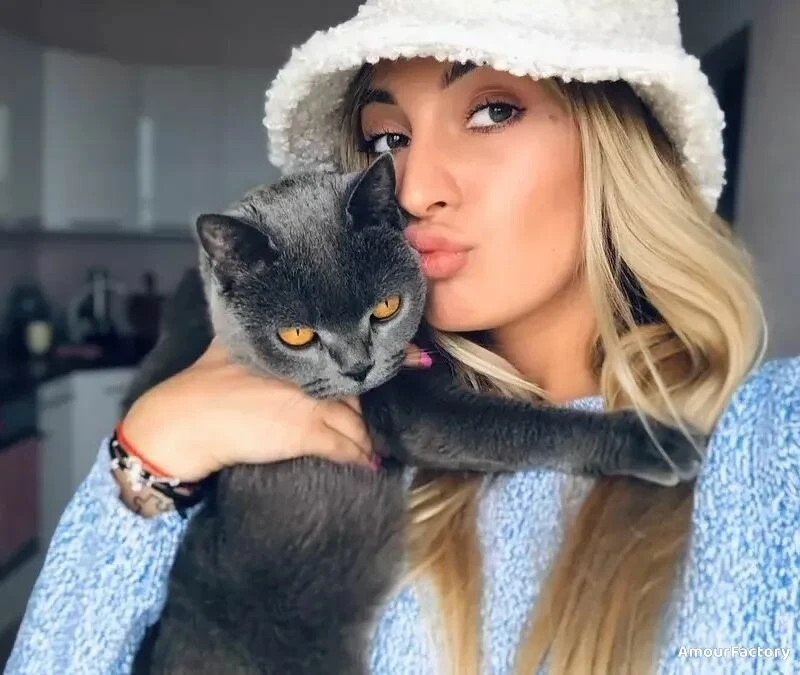 Alina Profile image 2